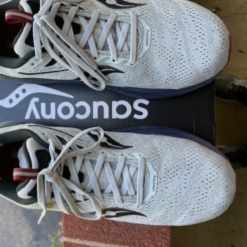 Saucony Echelon 9 Vapor/Horizon Gray Worn Twice men's 11